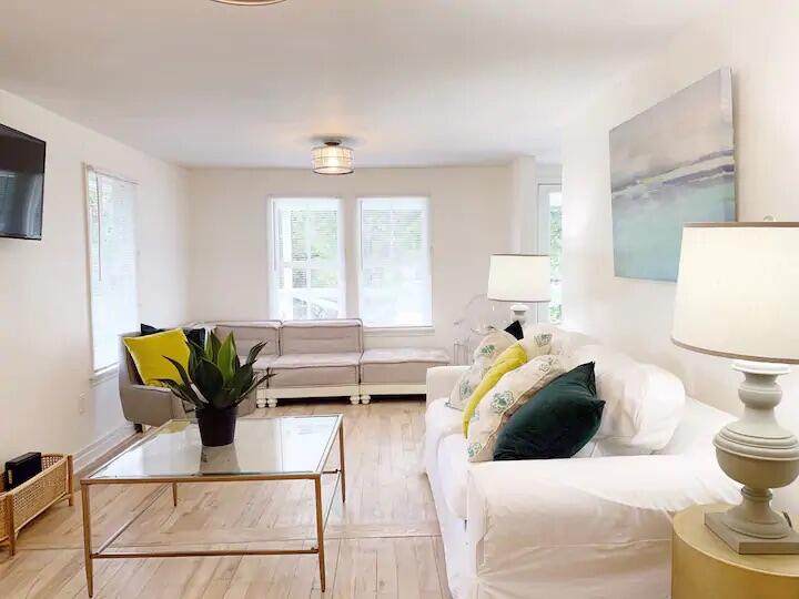 5056 Rhett Avenue - Photo 1