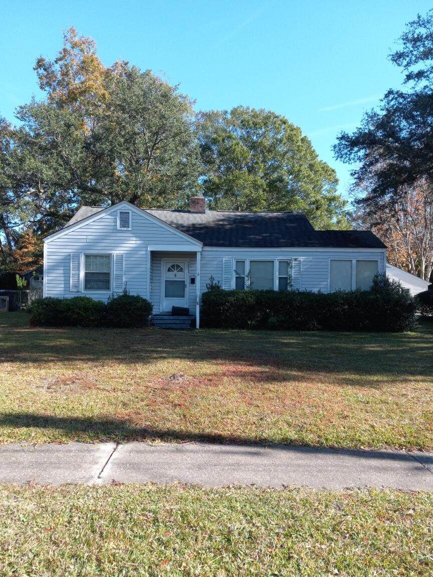 5222 Parkside Drive - Photo 1