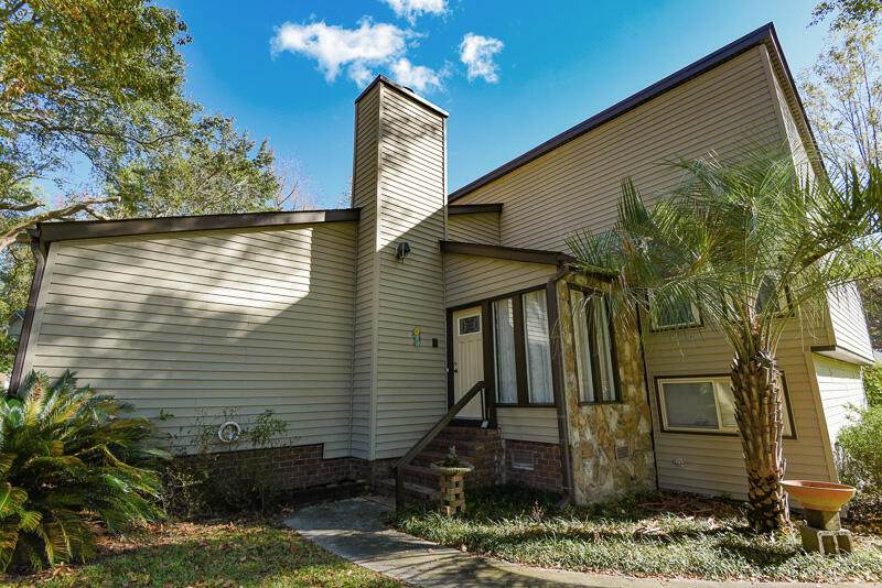 105 Honeysuckle Lane - Photo 1