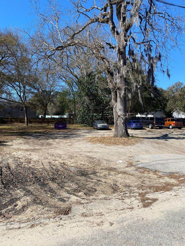 5639 Saxon Street - Photo 1