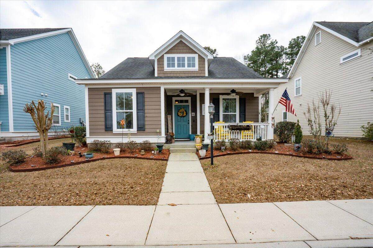 215 Forsythia Avenue - Photo 1