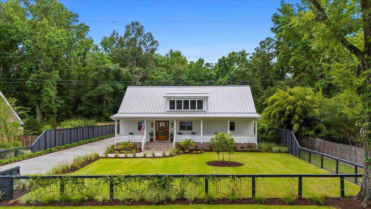 1675 Pierpont Ave Avenue - Photo 1