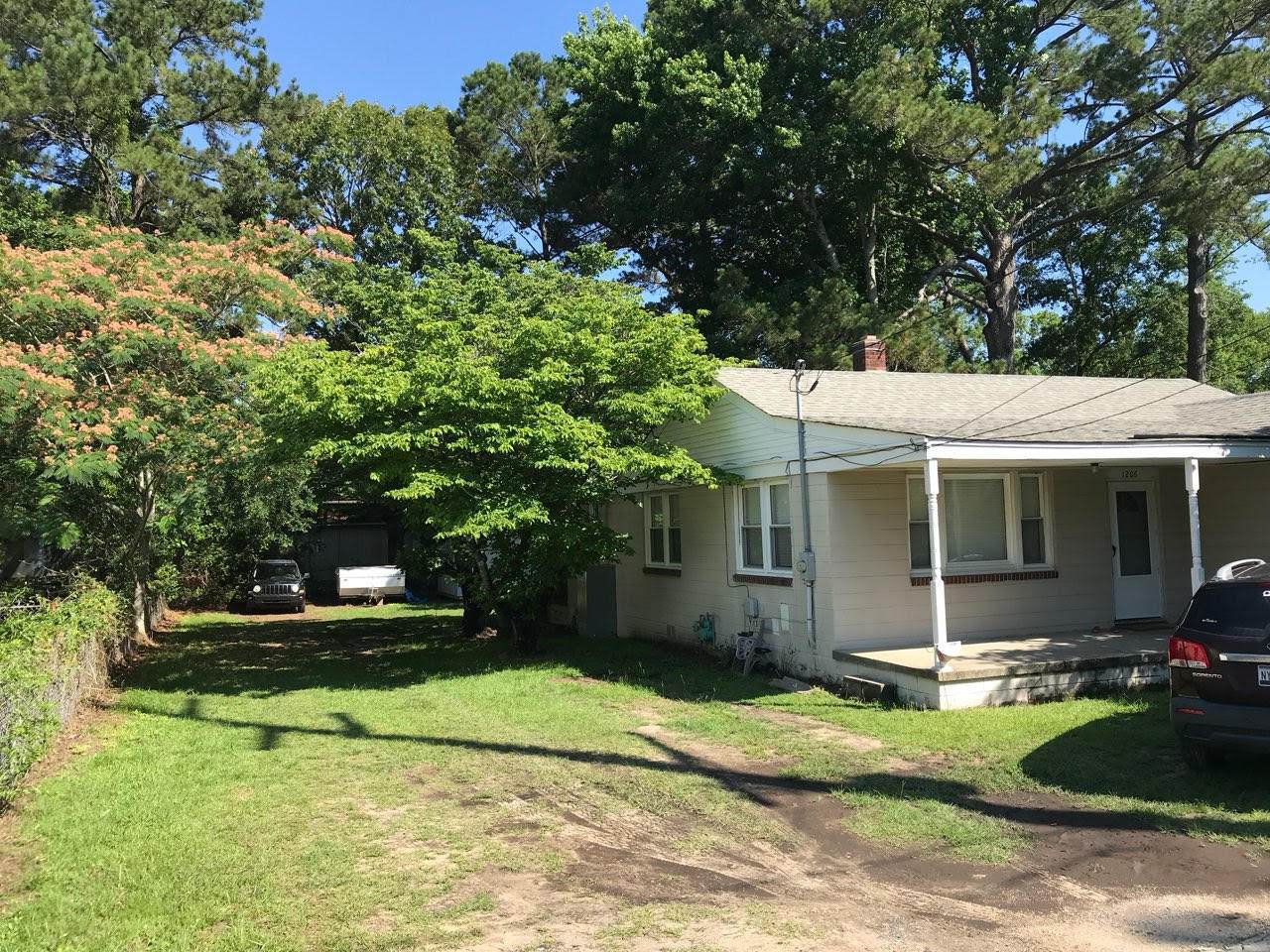 1206 Dickson Avenue - Photo 1