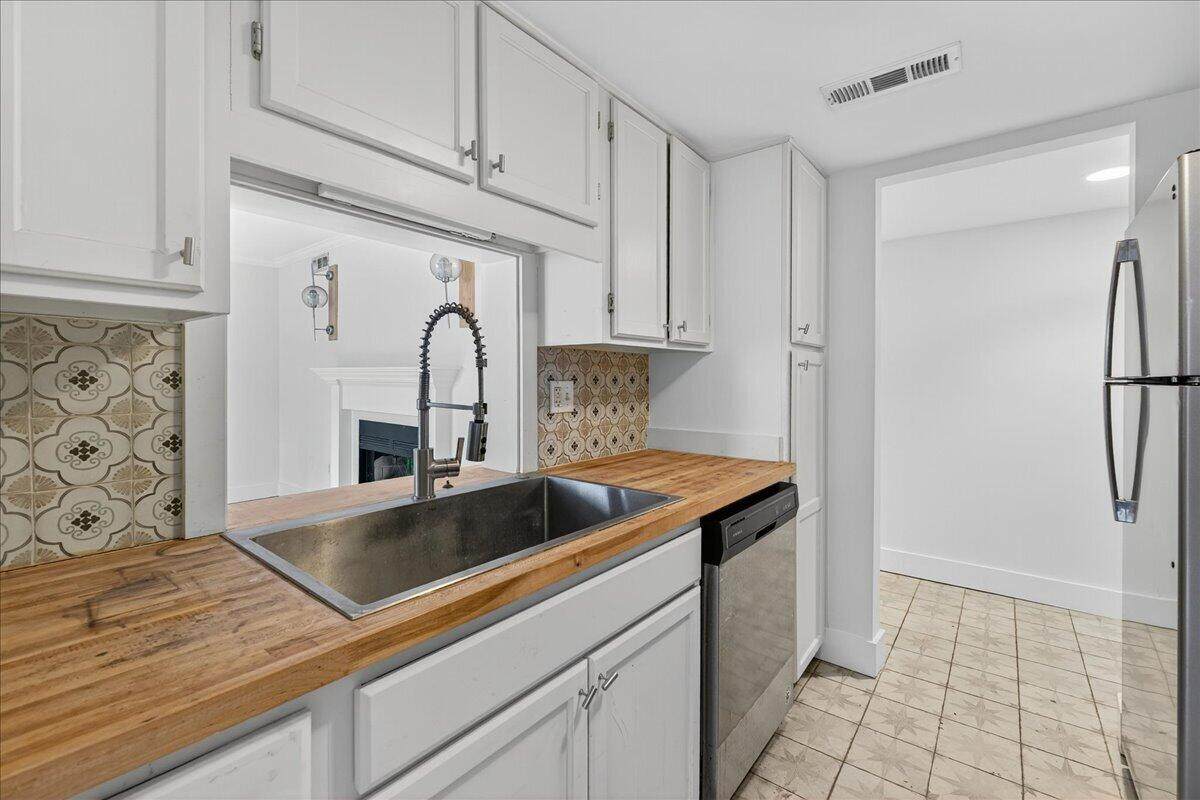 104 Peacock Place - Photo 1