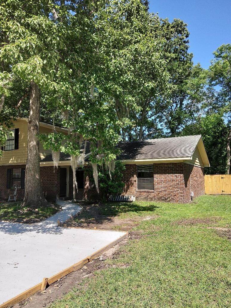 137 Susan Drive - Photo 1
