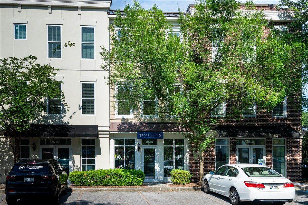 732 Shelmore Boulevard - Photo 1