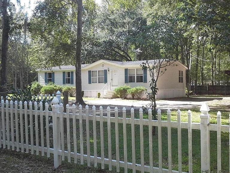 137 Knott Drive - Photo 1