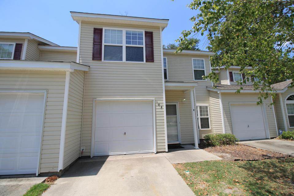 102 Chestnut Oaks Court - Photo 1