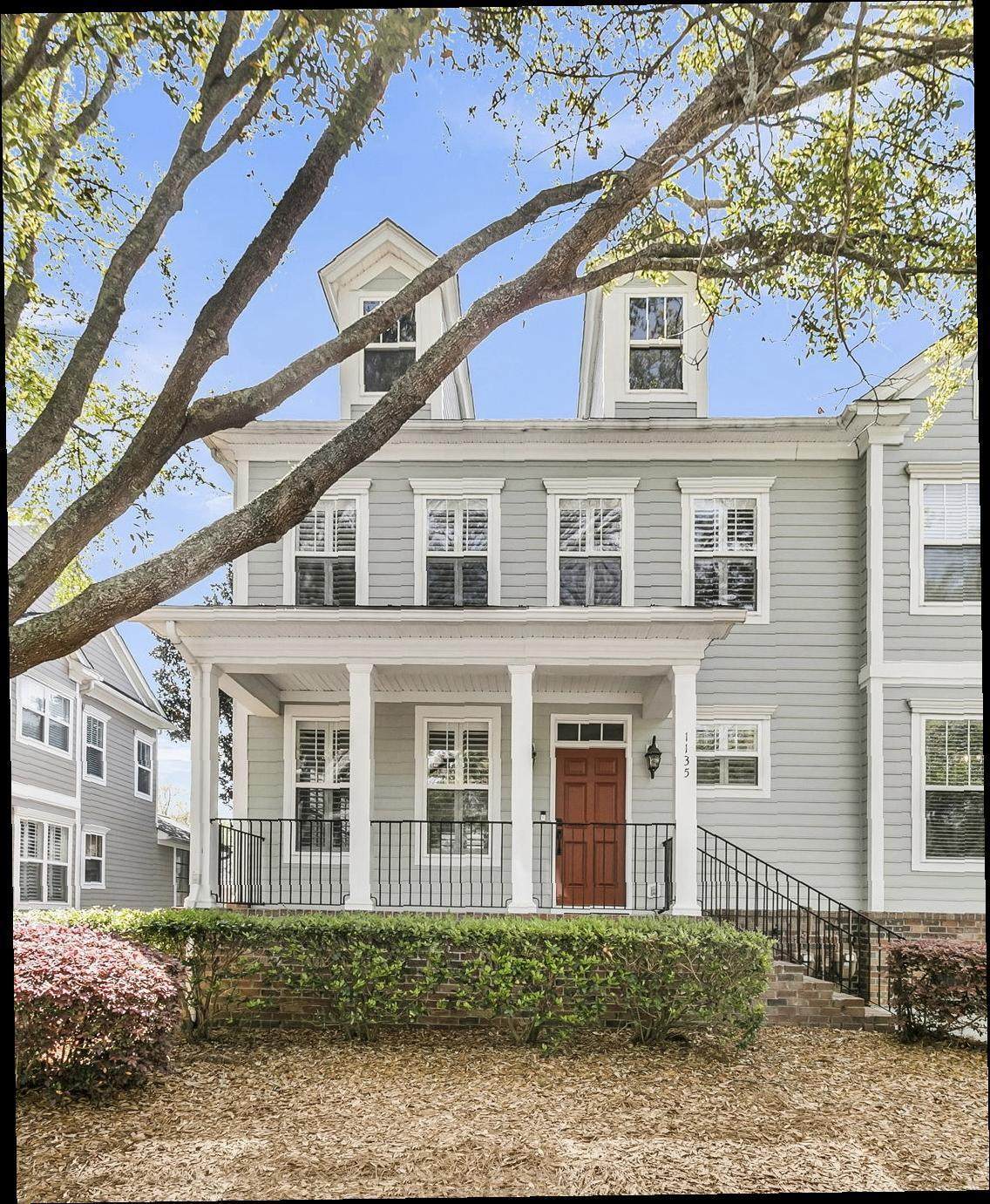 1135 Thrower Street - Photo 1