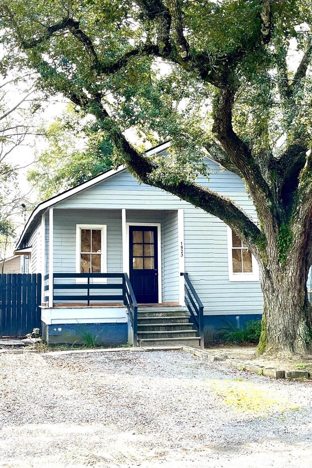 1923 Quitman Street - Photo 1