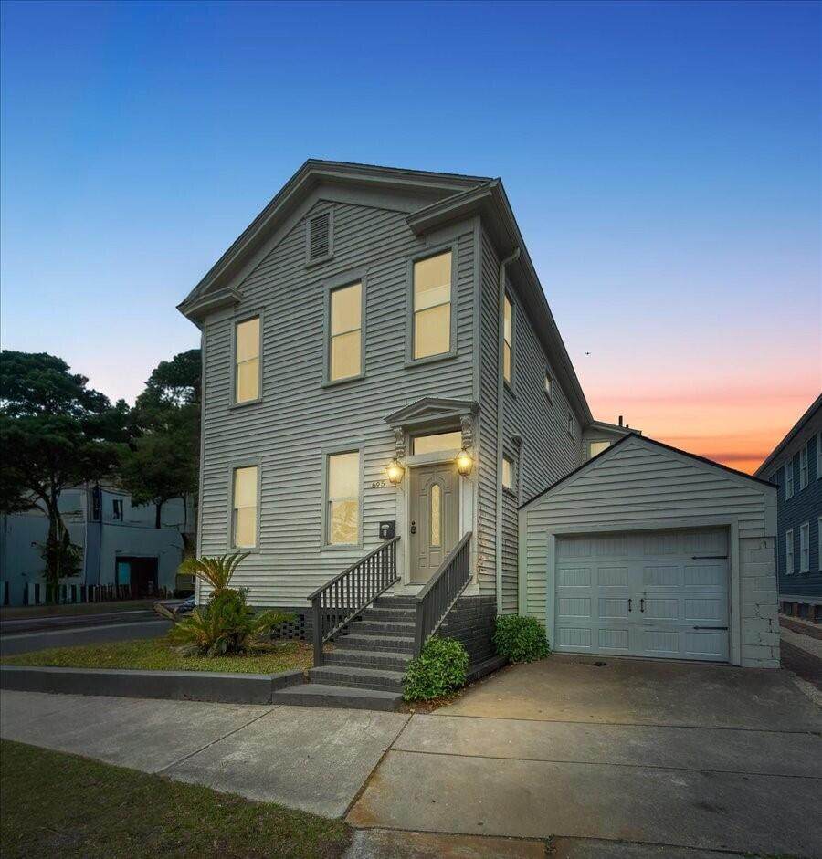 695 King Street - Photo 1