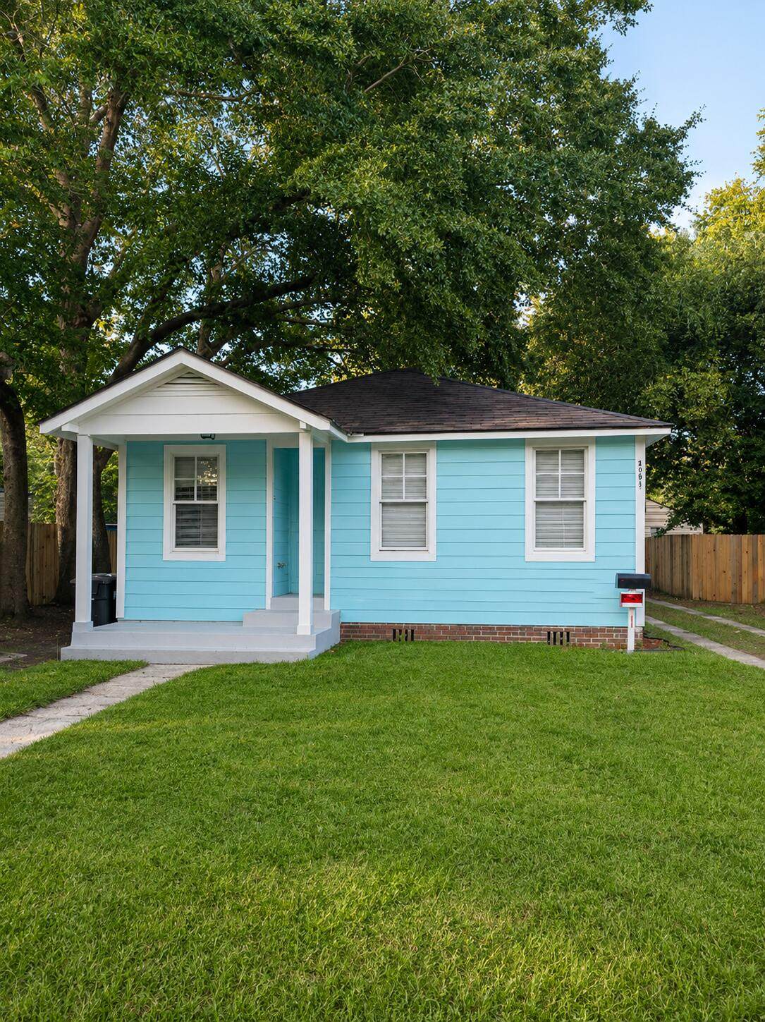 2351 Sorentrue Avenue - Photo 1