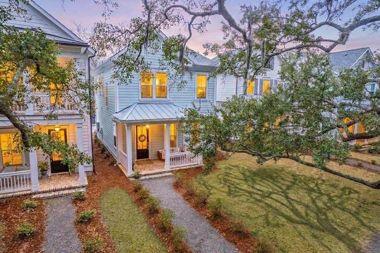 1032 Avenue Of Oaks - Photo 1