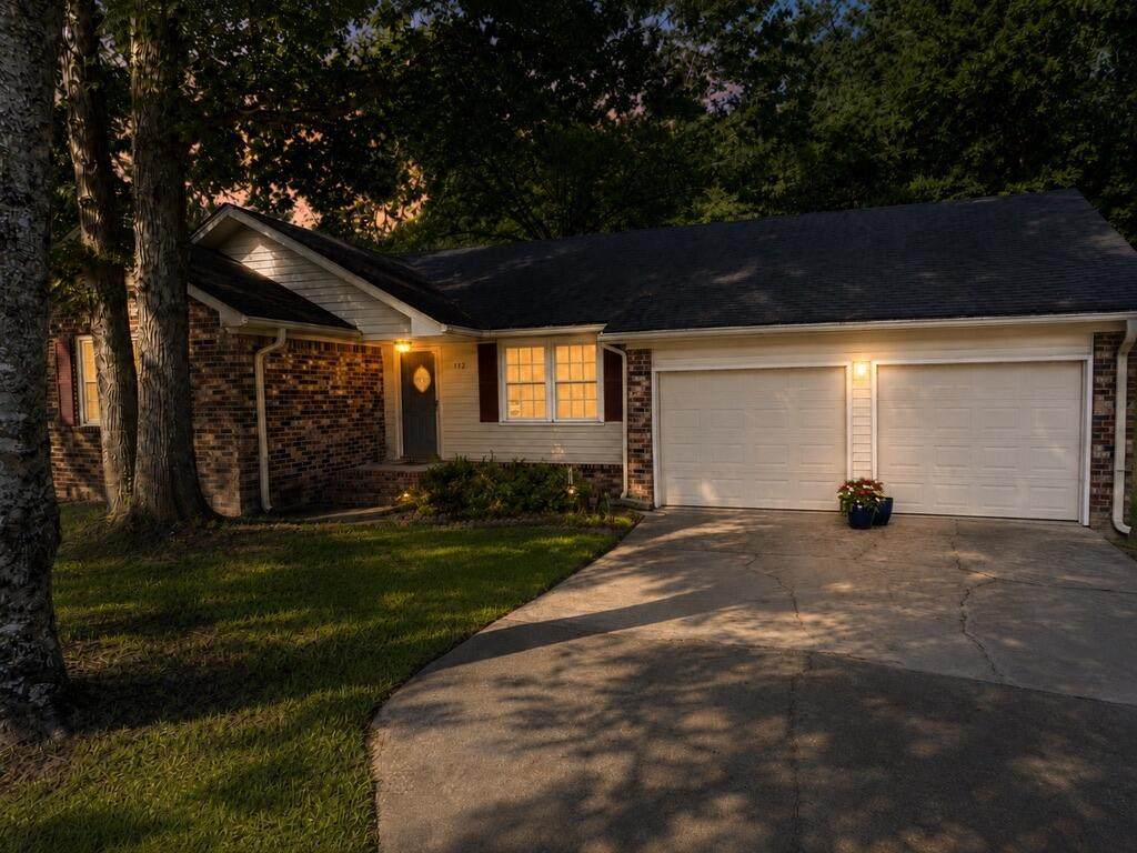 412 Red Fox Run - Photo 1