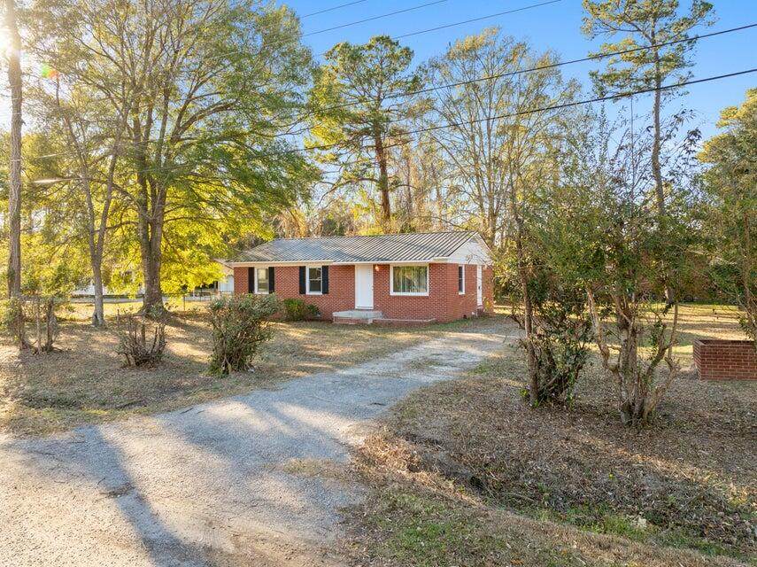 139 Mahogany Avenue - Photo 1