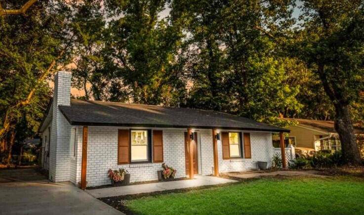 1129 Dickson Avenue - Photo 1