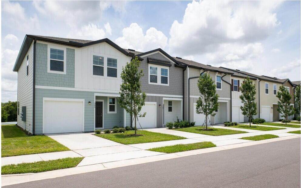 421 Colchester Court - Photo 1
