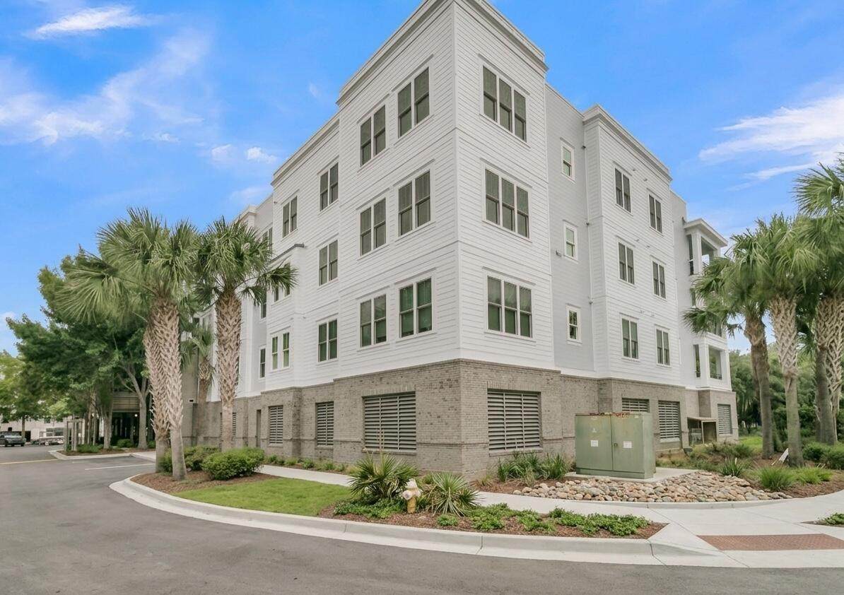 200 River Landing Drive - Photo 1