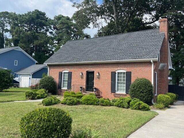 924 Ravenswood Drive - Photo 1