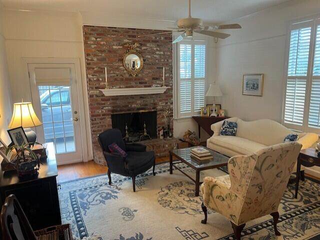 https://bt-photos.global.ssl.fastly.net/charleston/orig_boomver_1_26027383-2.jpg