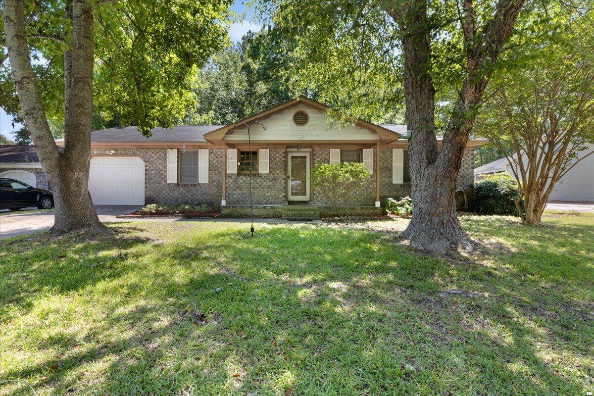 107 Lisa Drive - Photo 1