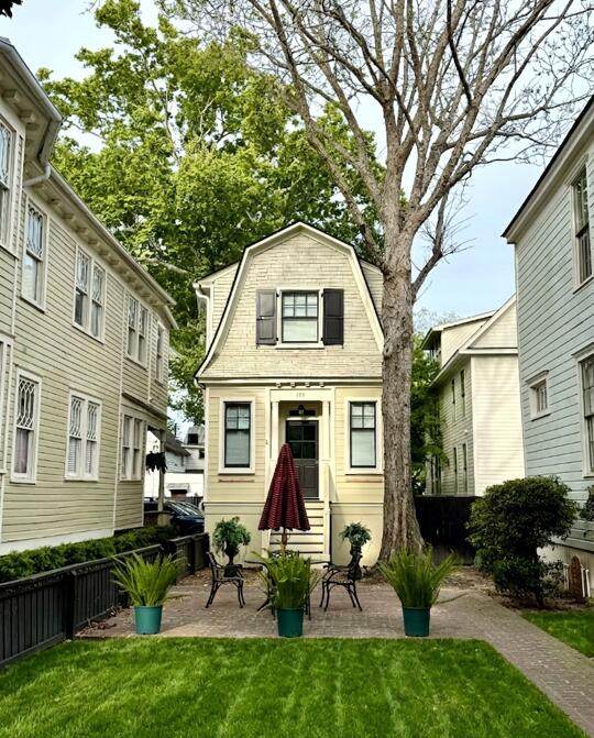 https://bt-photos.global.ssl.fastly.net/charleston/1280_boomver_1_25007619-2.jpg