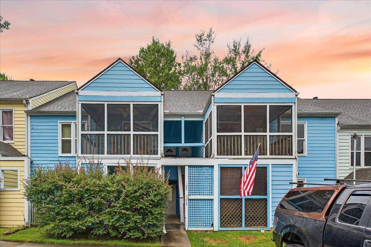 104 Peacock Place - Photo 1