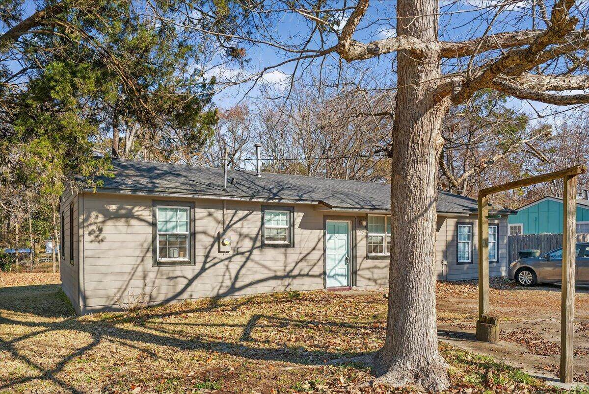 228 Laurel Avenue - Photo 1