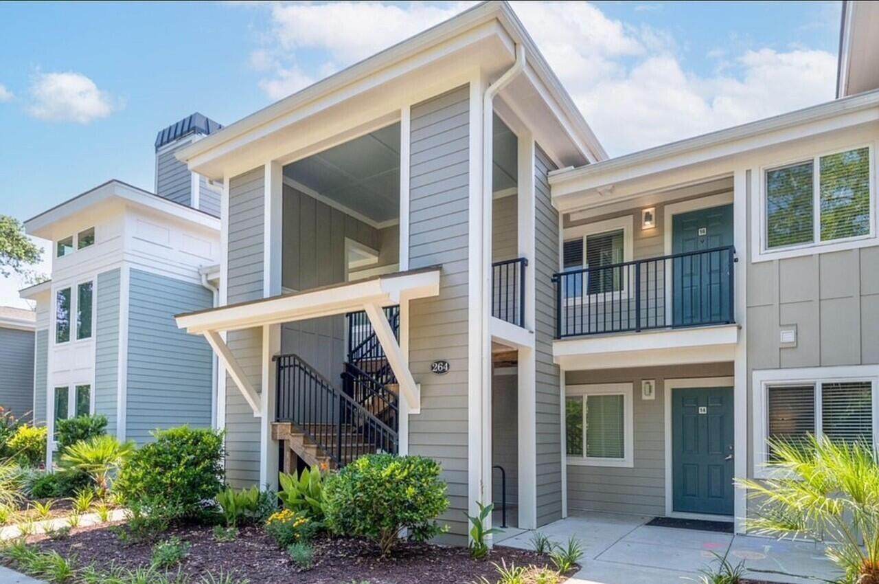 264 Alexandra Drive - Photo 1