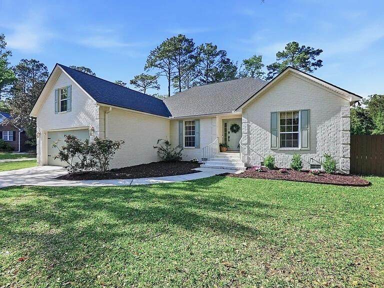 306 Hook Lane - Photo 1