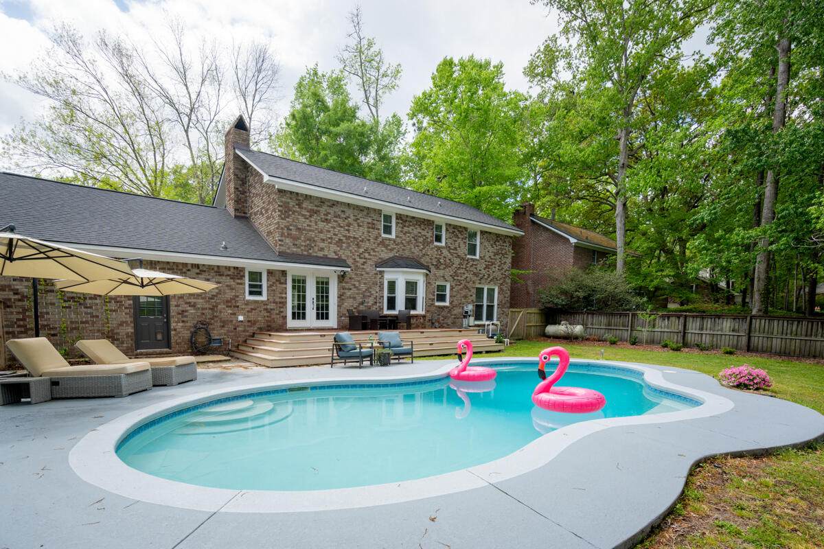 110 Buckingham Avenue - Photo 1