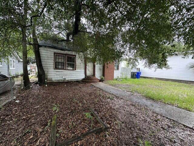 1302 Hester Street - Photo 1