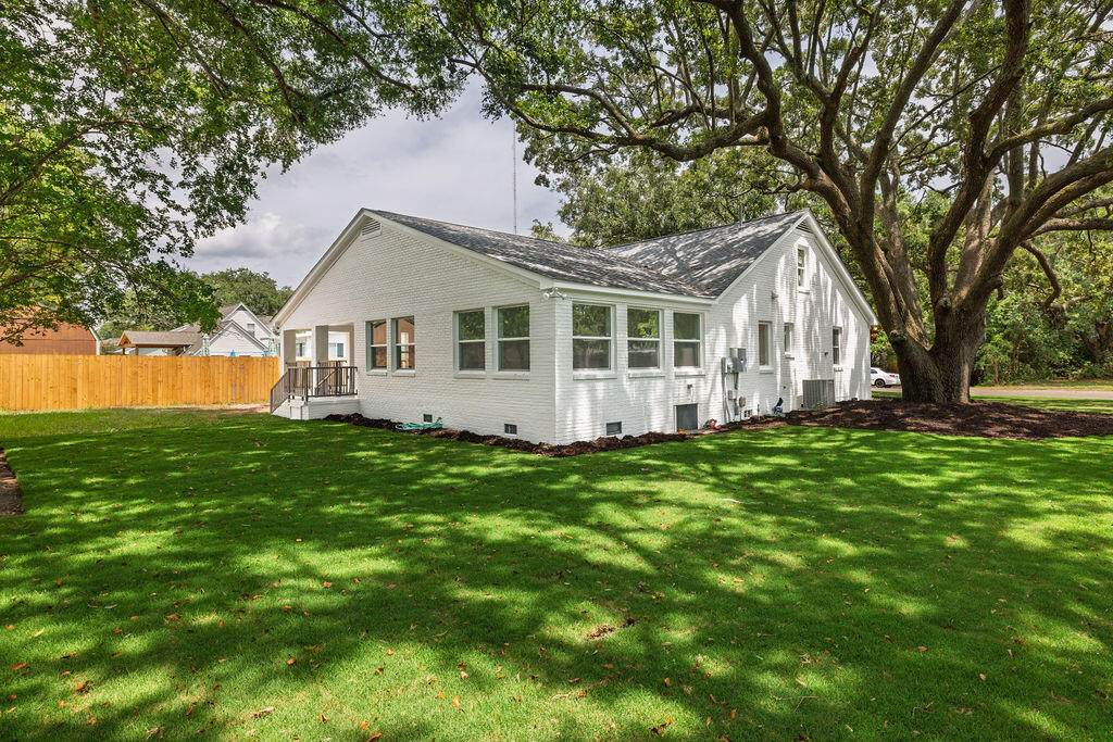 1154 Island View Drive - Photo 1