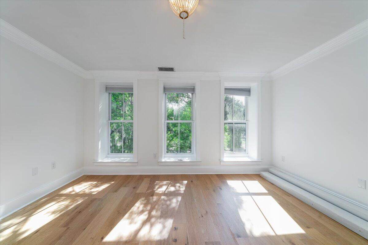732 Shelmore Boulevard - Photo 1