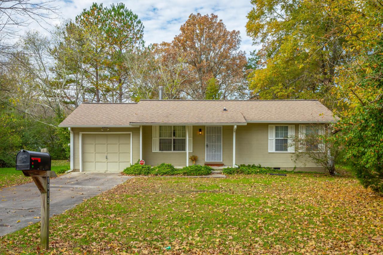 1019 Grays Dr - Photo 1