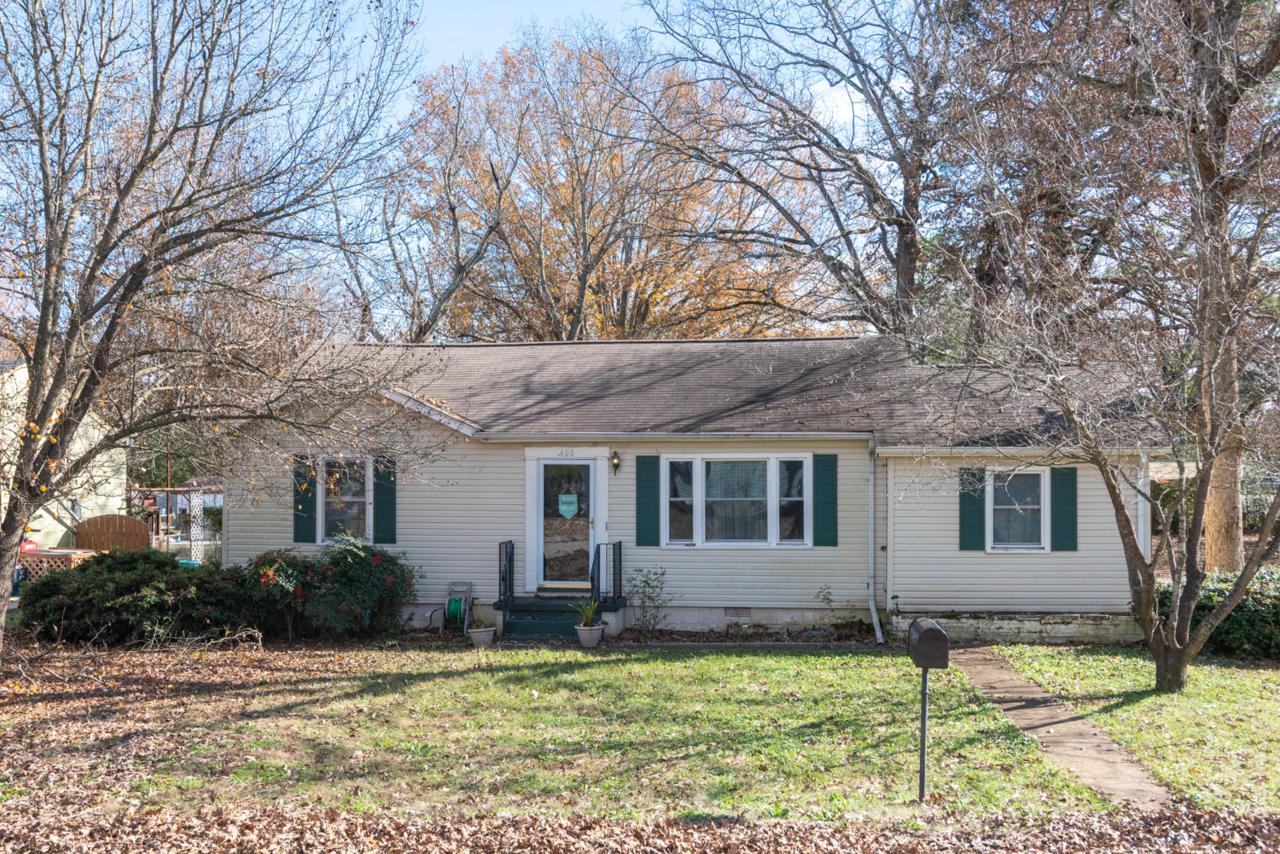 400 Lovell Ave - Photo 1