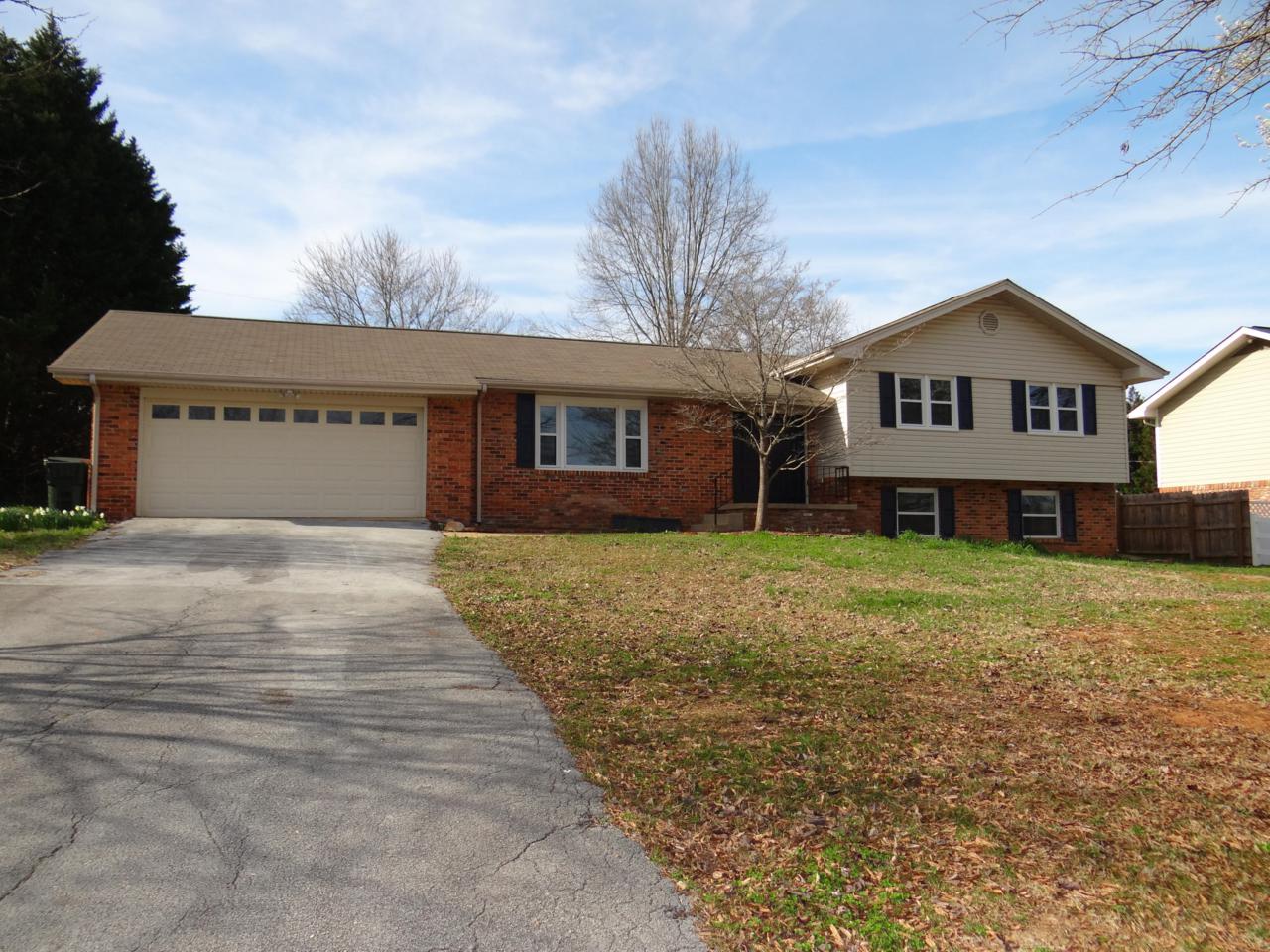 1723 Clayton Dr - Photo 1