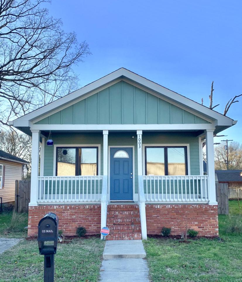 1003 Hickory St - Photo 1