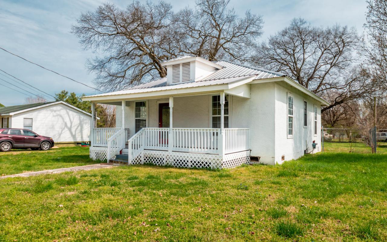 1807 Cumberland Ave - Photo 1