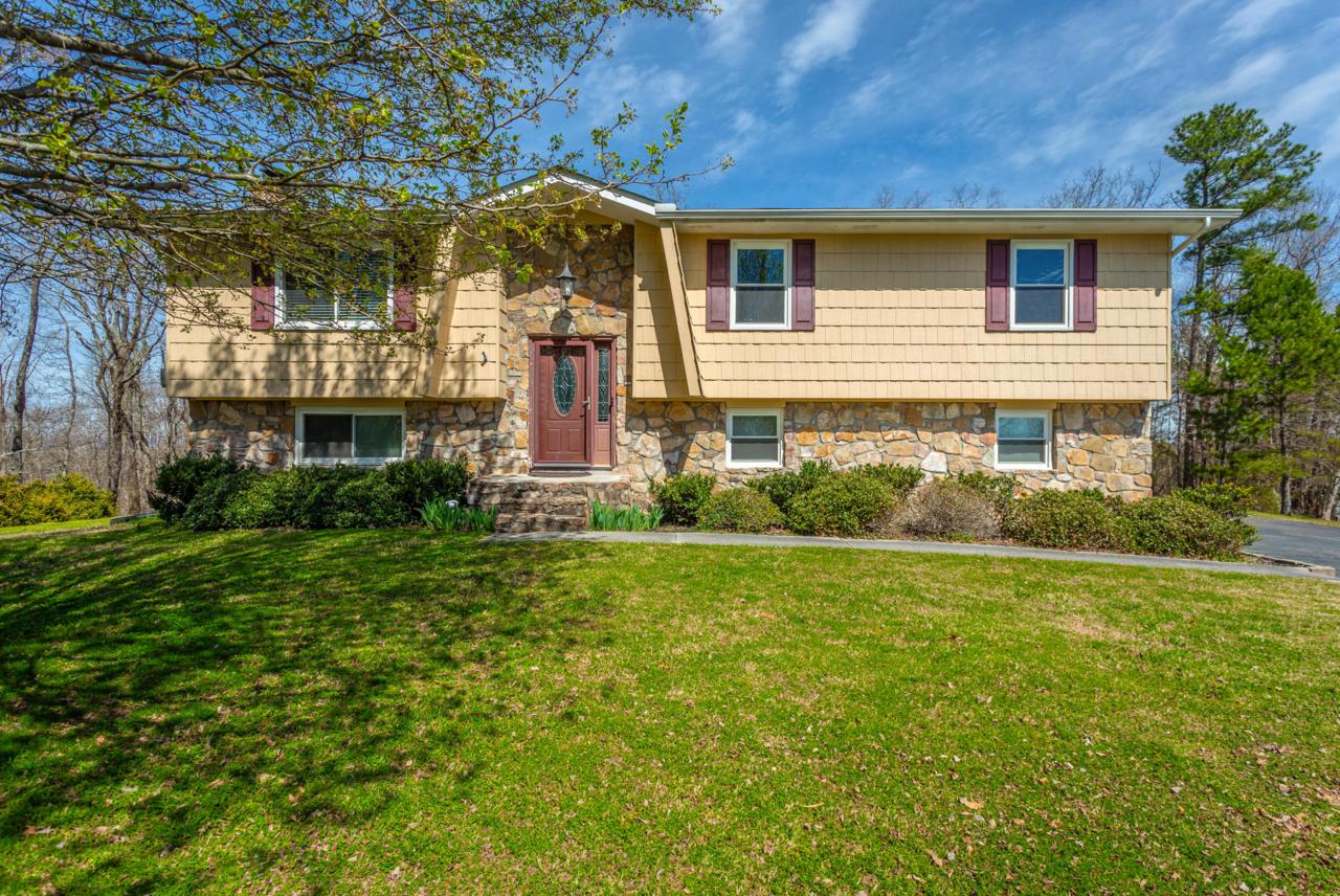 825 Woodgate Rd - Photo 1