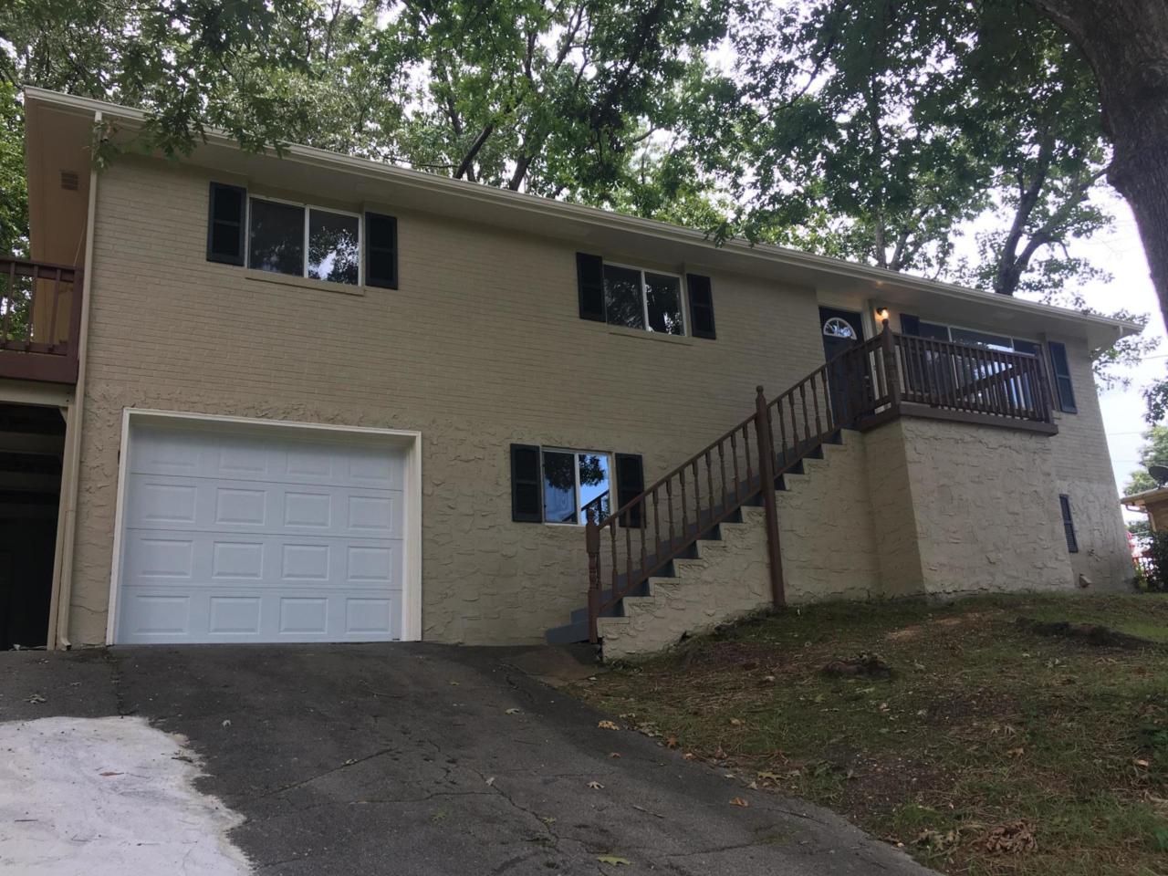 28 Travis Rd - Photo 1