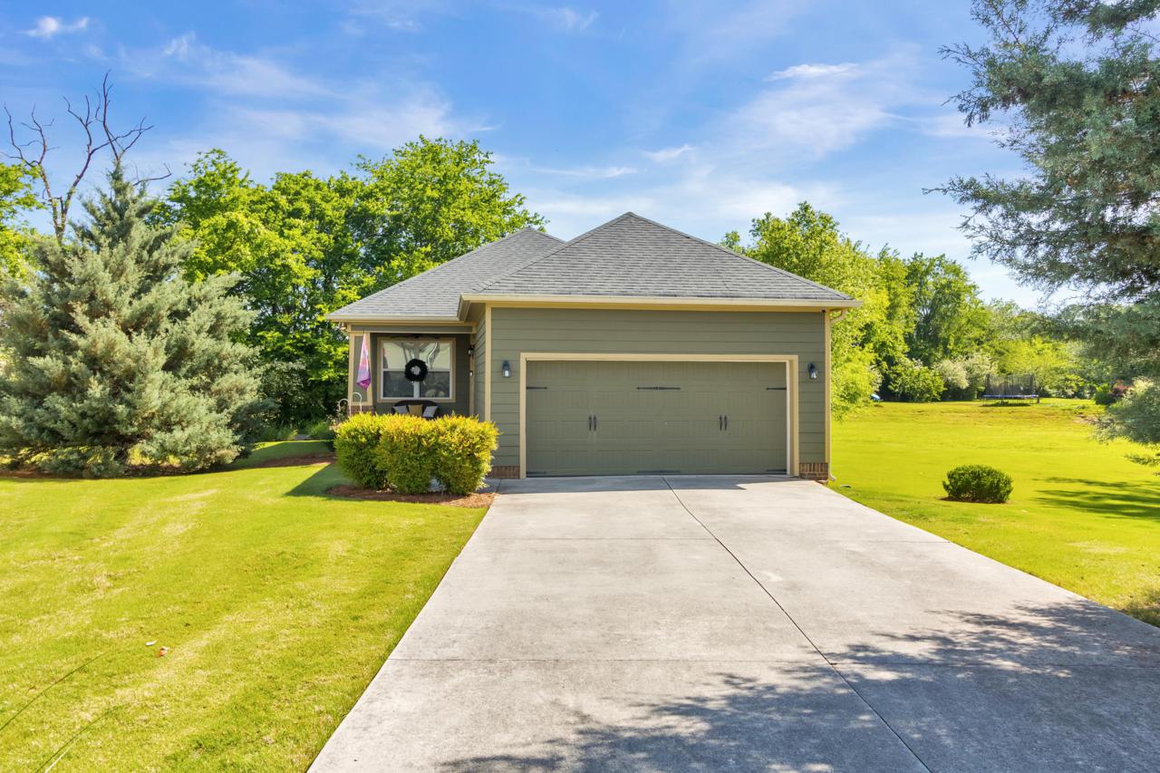 128 Battle Farm Ct - Photo 1