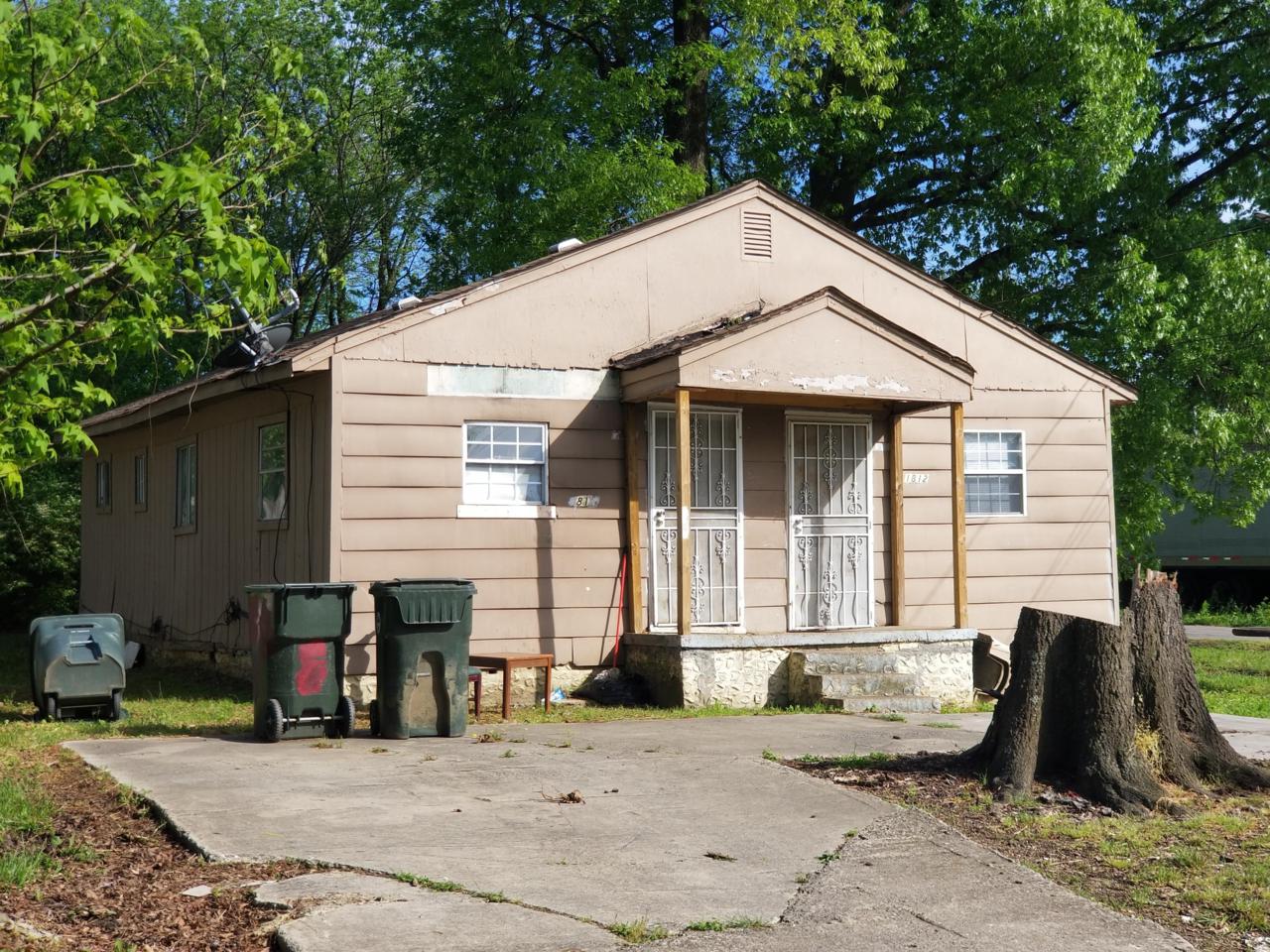 1810 Greenwood Ave - Photo 1