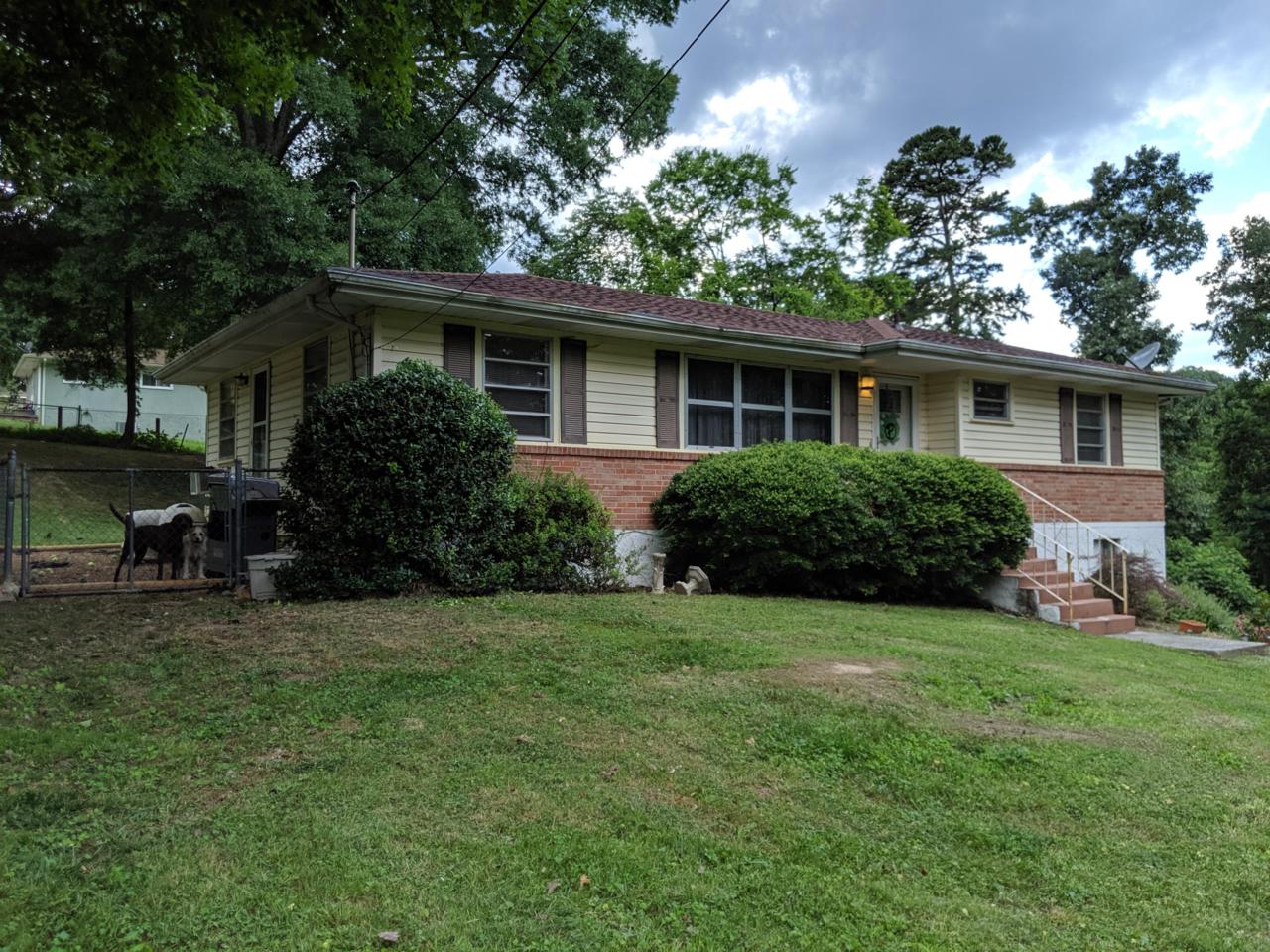 1007 Circle Dr - Photo 1