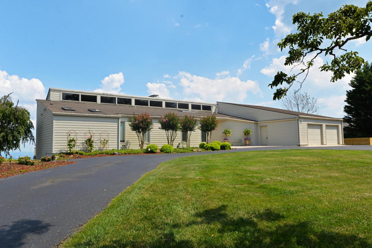 416 Palisades Dr - Photo 1