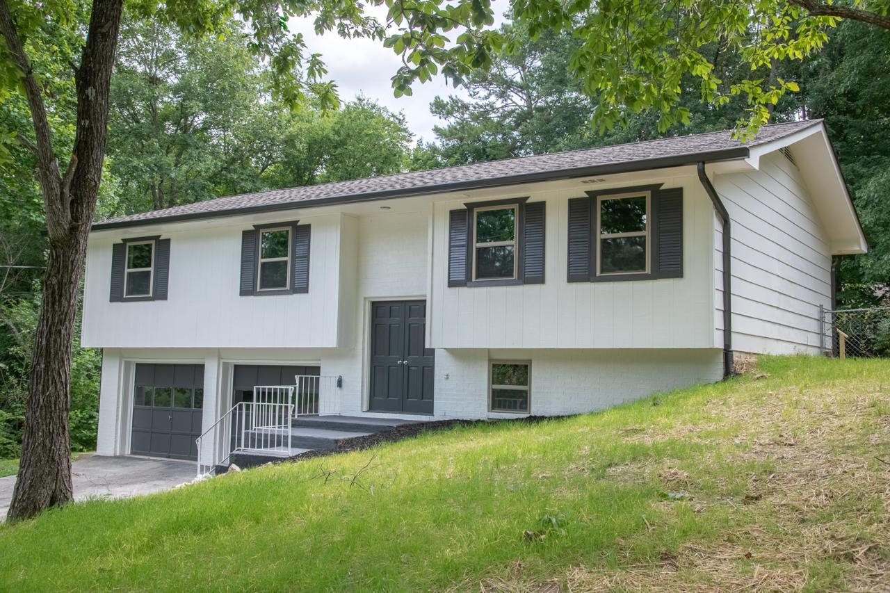 195 Sharon Cir - Photo 1