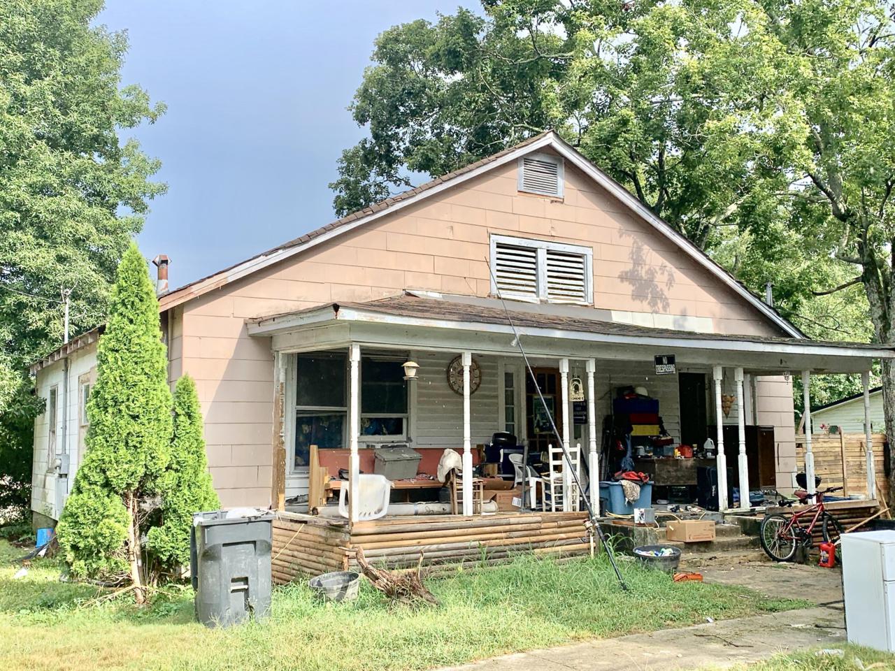 213 Daugherty St - Photo 1
