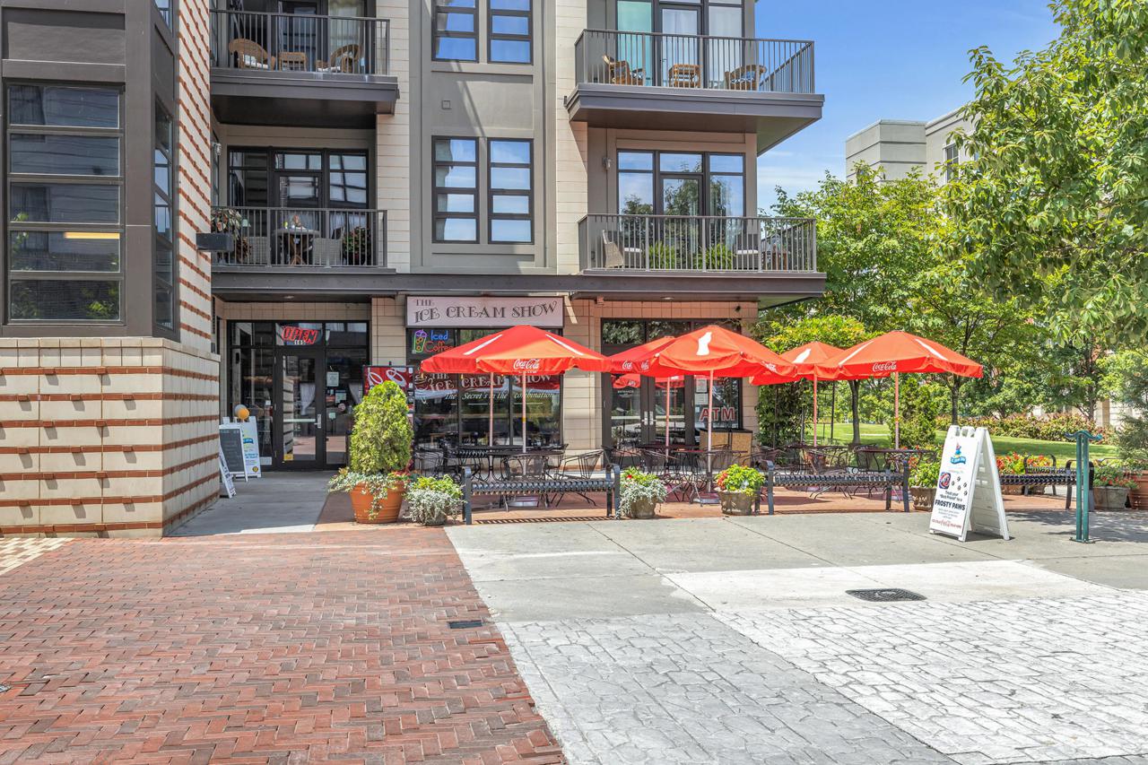 129 Walnut St - Photo 1