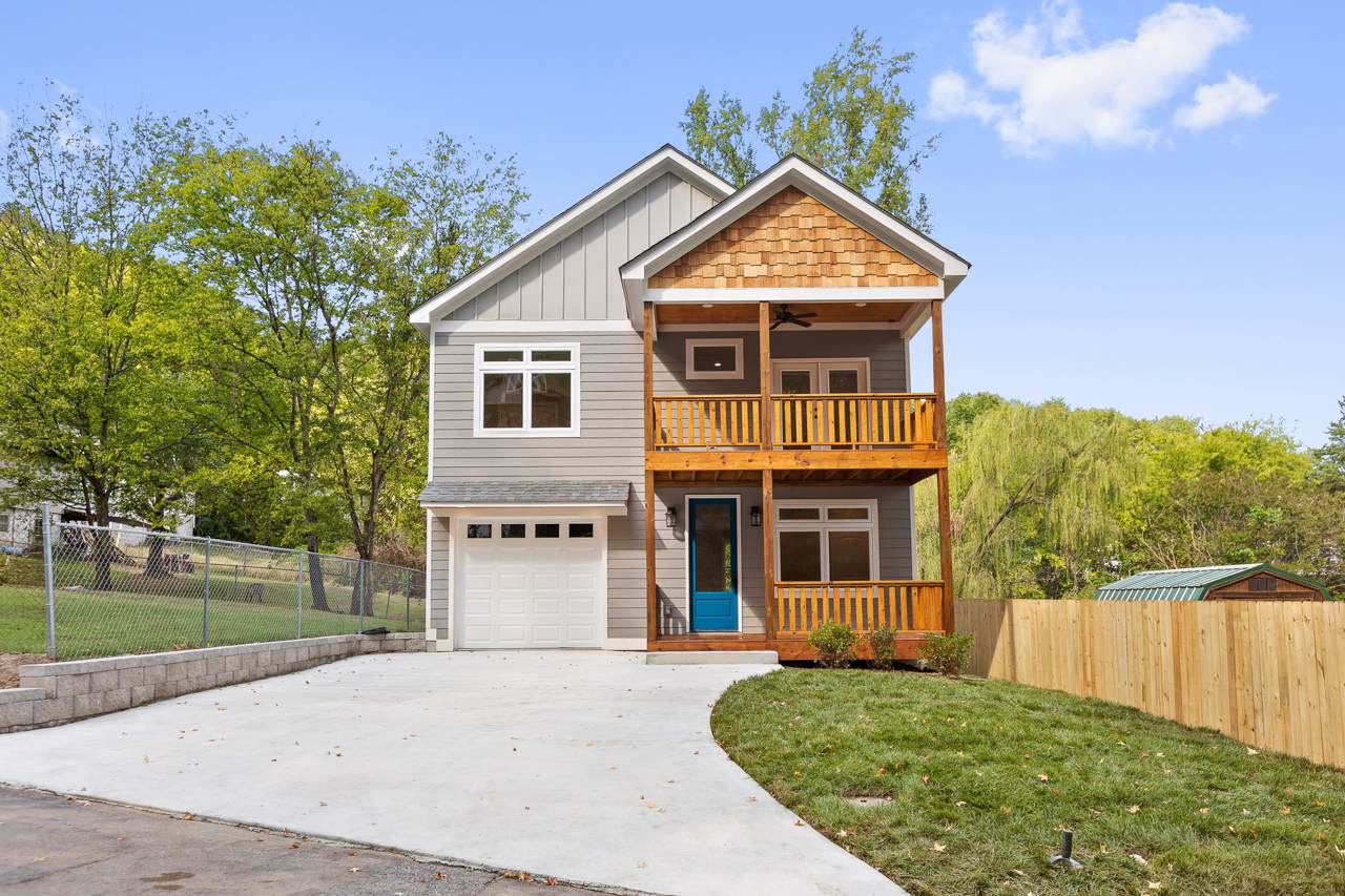 305 Peak St - Photo 1