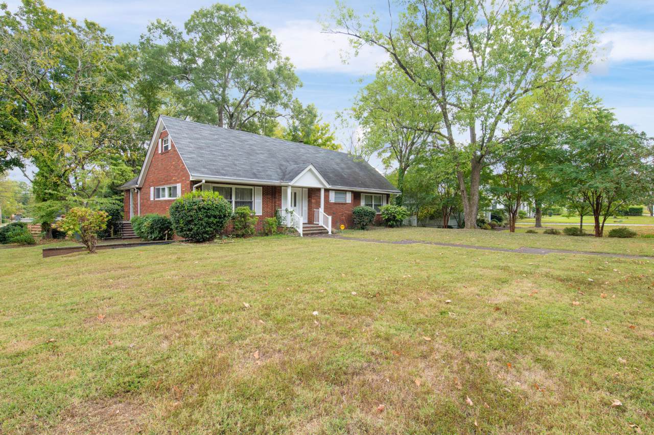 200 Belvoir Ave - Photo 1